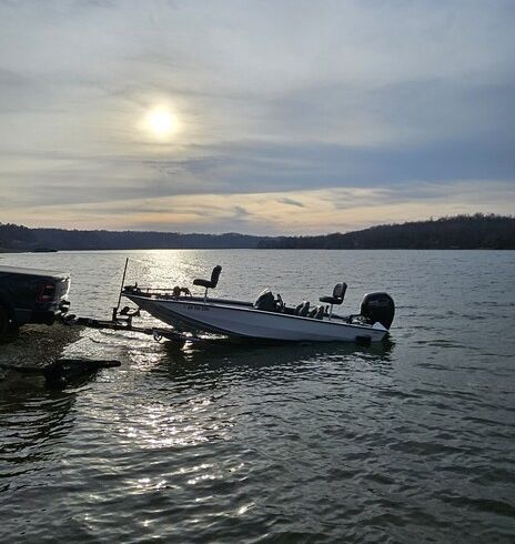 Tracker Pro Team 195 – Perfect for Fishing, Relaxing and Exploring!