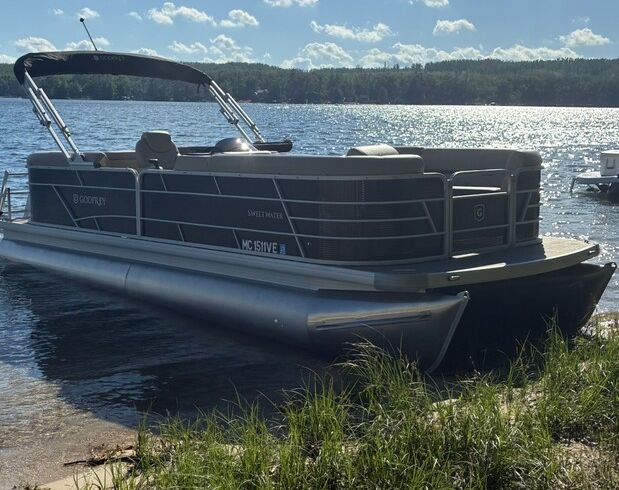 Pontoon for Rent on Otsego Lake in Gaylord Michigan