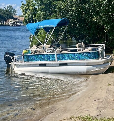 Tiki Time Pontoon with Captain