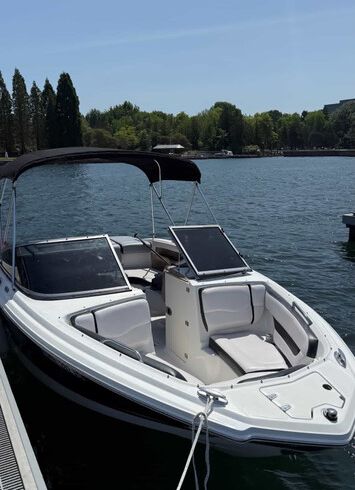 Luxury Boat rental Lake Washington