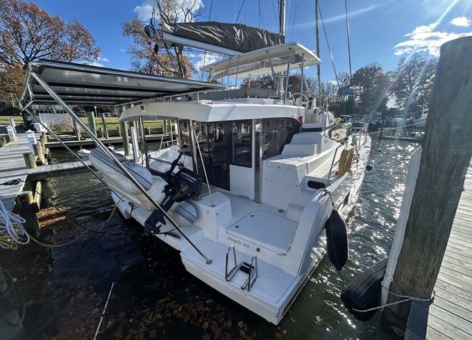 WATERS EDGE - Bali Catspace 38.0