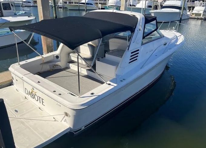 33’ Sea Ray – Charleston Bareboat Rental