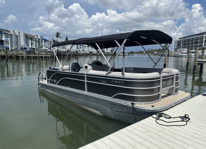 Suncatcher Tritoon 11 passenger