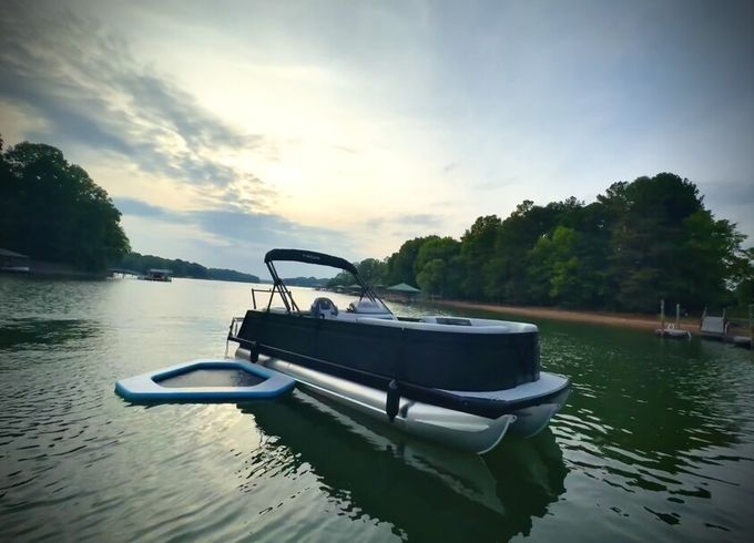 Enjoy a day on Lake Norman, NC in this brand new beautiful Tritoon