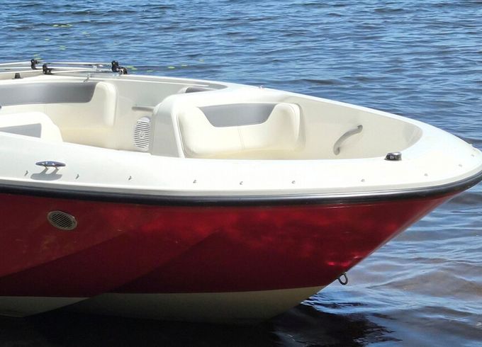 Bayliner 18 Foot Runabout - ONLY FOR RENT WITH CABIN