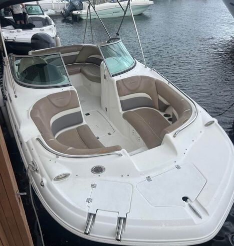 Blue lagoon 22` deck boat perfect for cruising-sandbars and more!