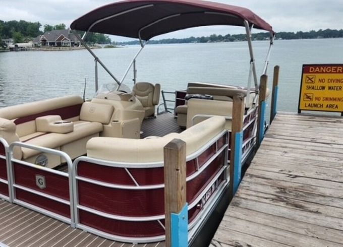 Lake Fenton Summer Cruiser – 2016 Godfrey Sweetwater Pontoon