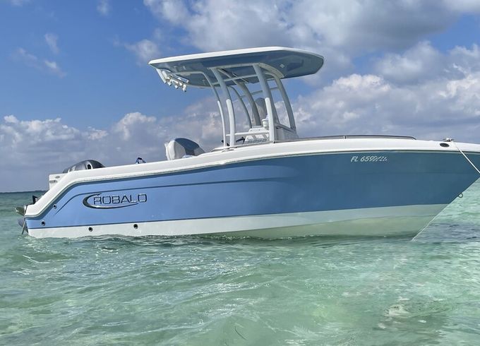 "BOOK WITH US AND GET UP TO ONE HOUR FREE" 2023 ROBALO 22 FT.