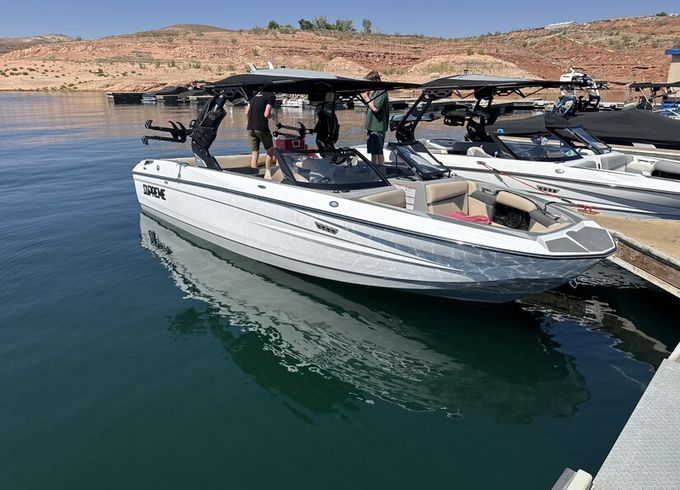 2025 Supreme S240 Surf Boat