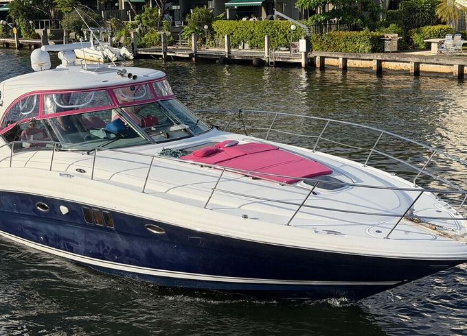 Sea Ray 46ft All-Pink Boating Experience – Miami, 13 Passengers