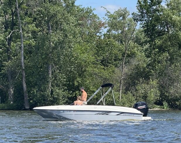 Brighton Area Only - Bayliner E18 – Trailer/Launch Included In Price!