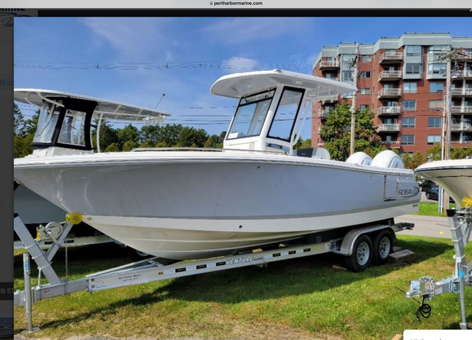 Robalo 2024 — Twin-Outboard Center Console (Fish & Party Ready)