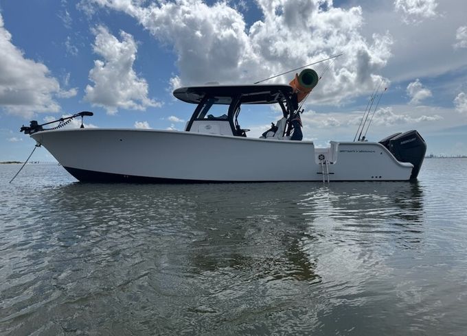 Cruise in Comfort – 2025 Sportsman 32' Seakeeper