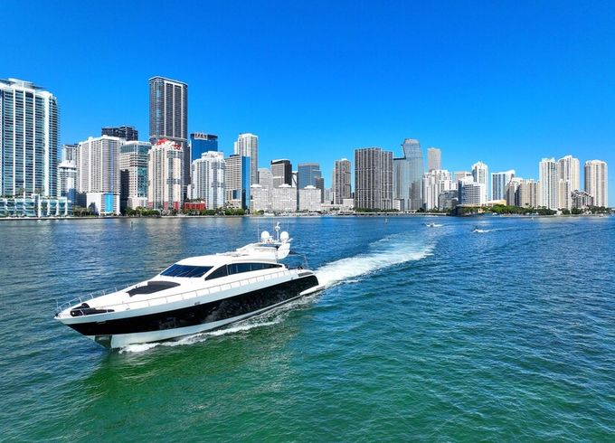 Venture — 101ft Leopard Luxury Charter