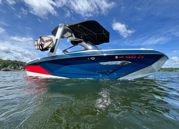 Nautique G23 Wake Surf Boat with Captain!