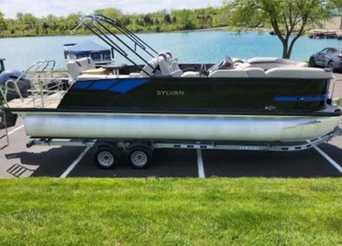 2021 Tritoon with Day Bed, Tubing Gear and 200 HP