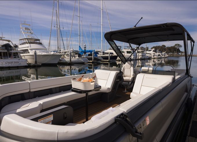 Your VIP Escape on Sea La Vie - Luxury Pontoon, Captain Included