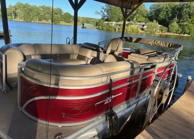 15min from Downtown Greenville, 2024 Pontoon, Saluda Lake