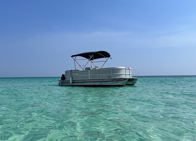 Spacious Luxury Cruiser for Crab Island, Fishing and Beach Adventures
