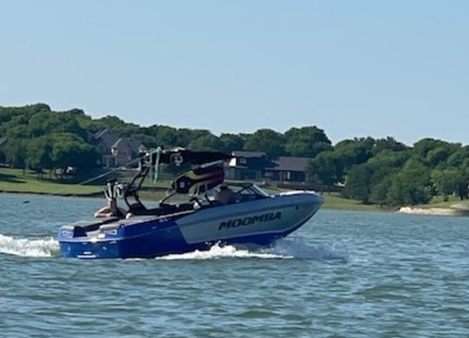 Wakesurfing/Wakeboarding/Tubing/Just Chillin