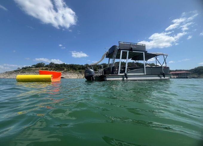 Pontoon Fun Ship 25' – Lake Travis