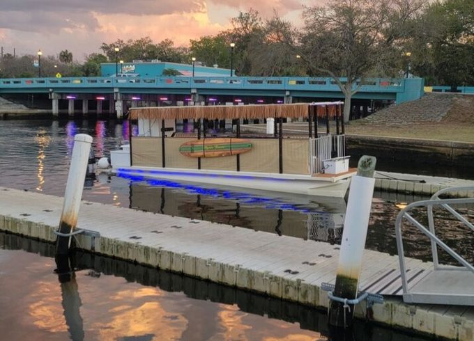 Tiki boat