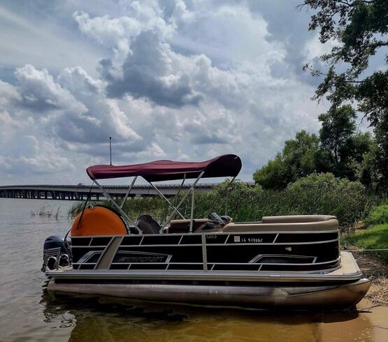 2022 Starcraft Pontoon Boat For Rent on Cedar Creek Reservoir, TX
