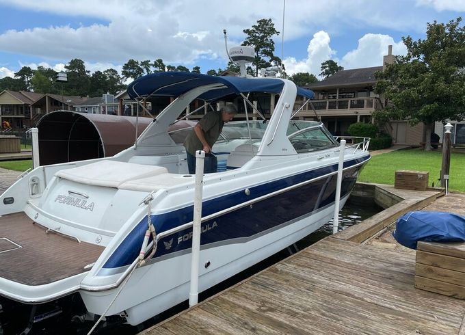 Stunning 35' Formula Sun Sport Charter on Lake Michigan