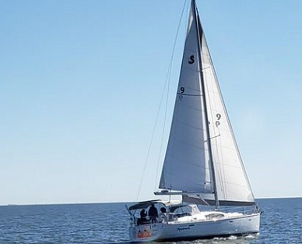Knot Work: Comfortable Beneteau 43 — Swim, Fish, Relax