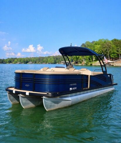Harris Grand Mariner 25' Pontoon with water accessories included