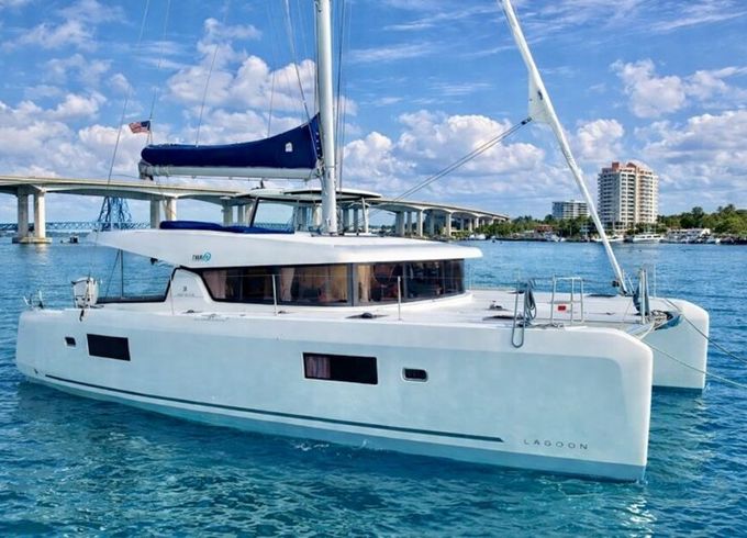 Gorgeous new 42’ Lagoon luxury Sailing catamaran Stuart FL