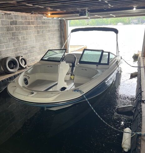 Super clean 200 HP Sea Ray SPX 190 on Lake Hopatcong