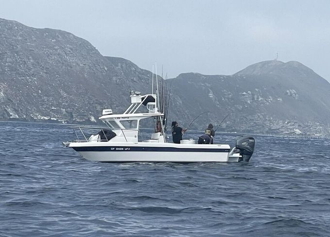 San Diego Sport Fishing Charter - 25 Davis Pilothouse