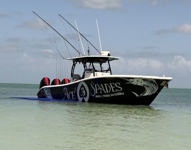 Amazing 36’ Yellowfin for sandbar, snorkel, offshore, reef fishing!