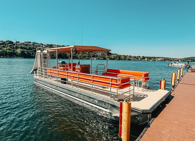 24-Person Tiki Pontoon with Waterslide and Grill – Lake Austin
