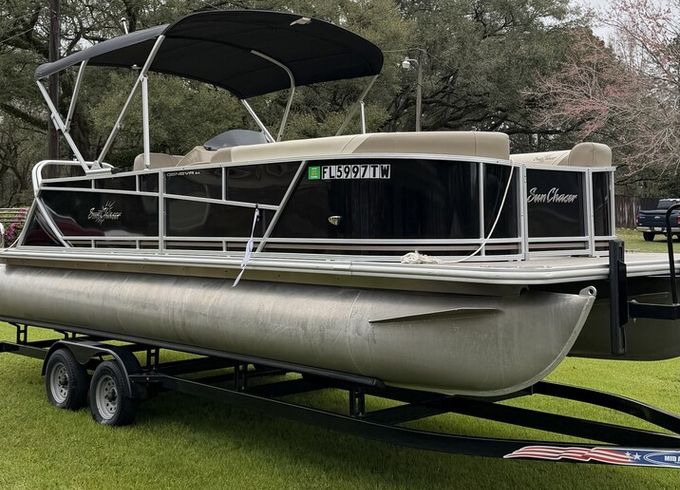 Pontoon Paradise
Located in Gulf Shores!!!