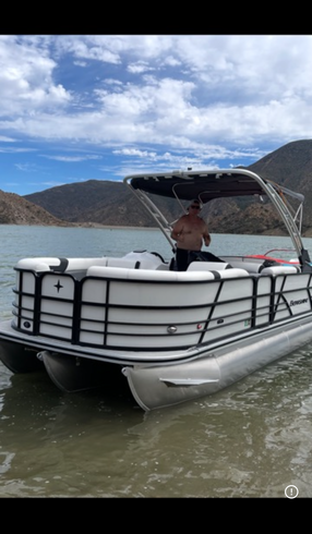 2022 Luxury Pontoon Boat 15 passenger