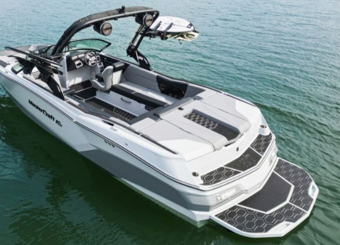 Brand-New MasterCraft NXT24 - Wake Surf Boat Rental - Free Delivery