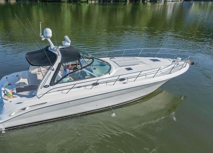 45' SeaRay Dream Yacht Charter / Boat Rental