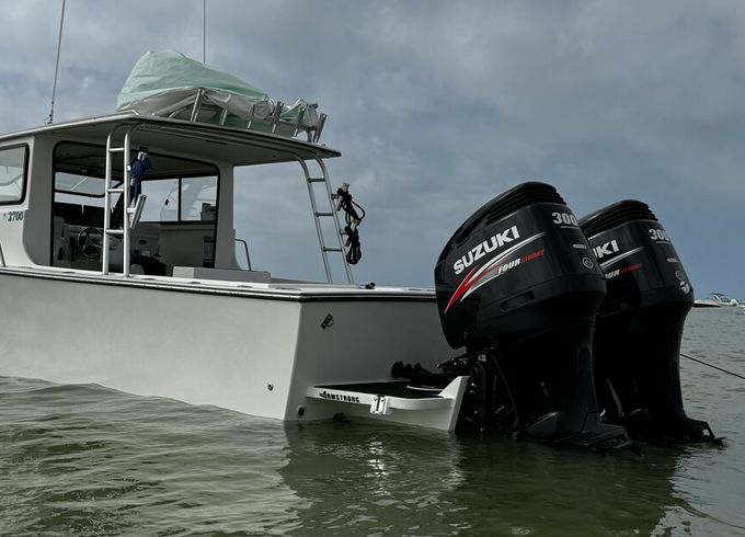 CABIN CRUISER / FISHING BOAT
