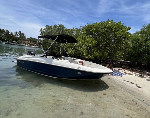 Miami Boat Rental/Haulover Sandbar/Bay Cruise on 16' Bayliner Element
