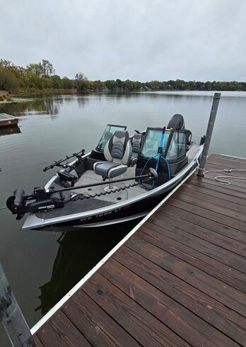 2024 alumacraft 17ft W/LiveScope