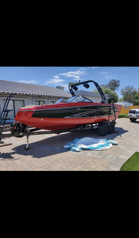 Sunset Haven — 25' Heyday Wakesurf Boat. With fantastic pricing.