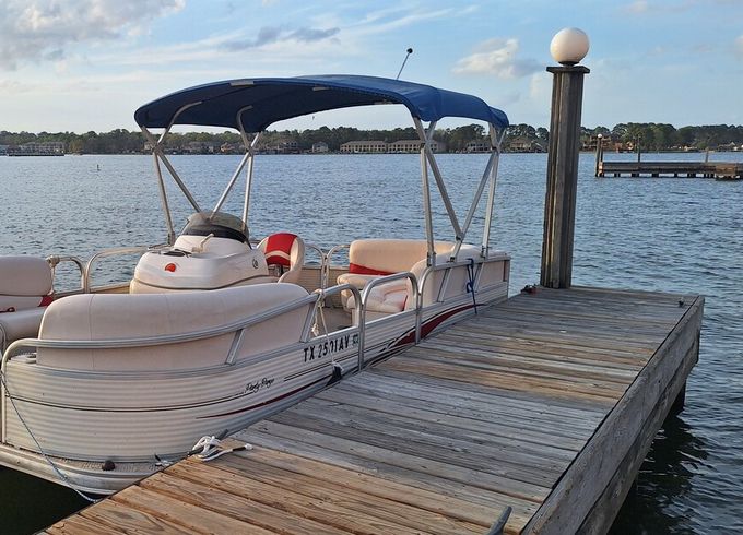 Sun Traker 7 passangers vessel 60HP