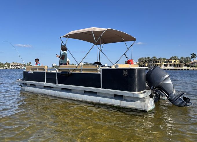 24ft Pontoon Party Boat