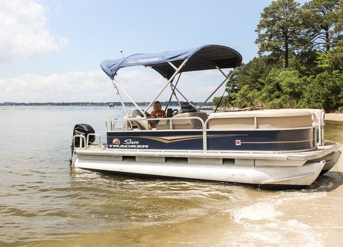 18' Pontoon - 6 adults 2 children max