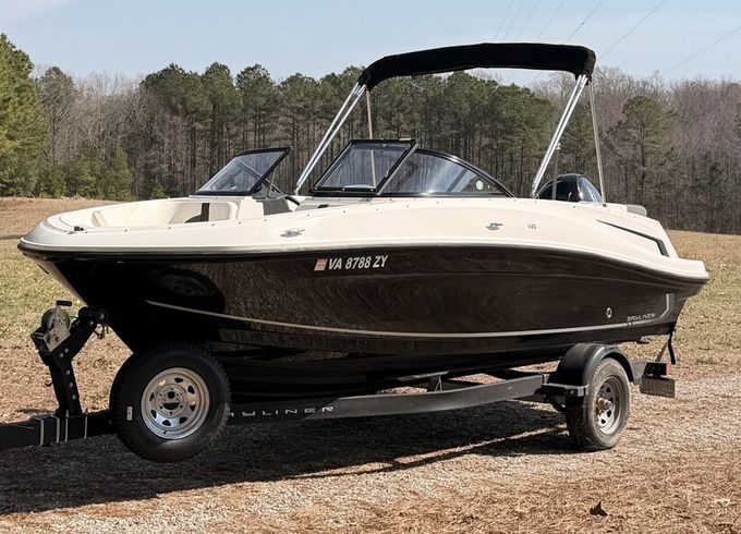 Bayliner VR5 OB | Virginia Beach | Sandbar Cruiser | Tubing | Relaxing