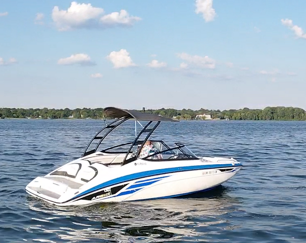 Explore Nashville by Water – Rent our 10 person Yamaha AR210 Jet Boat!