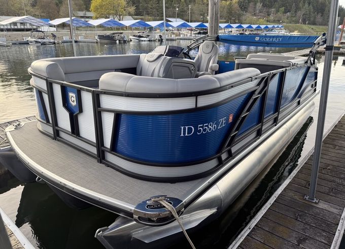 2020 Godfrey Monaco Tritoon Boat