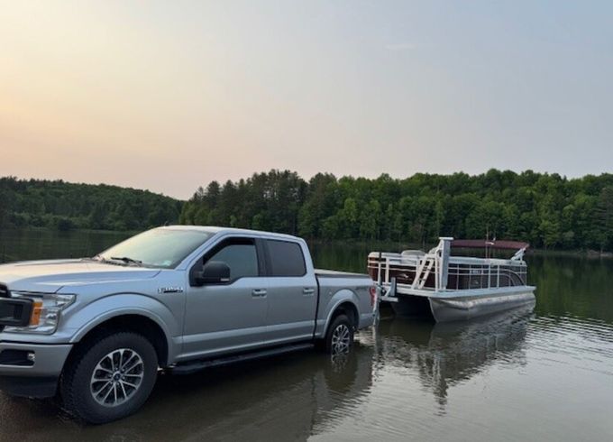 Waterbury VT - 12 person - Pontoon Boat Rental